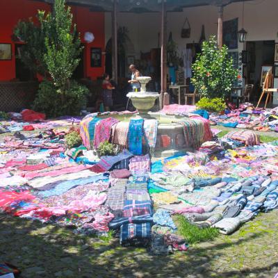 R Guat Antigua Artists Market 34 35218962913 O