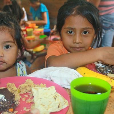 R Guat Community Lunch Day 21 35858422762 O
