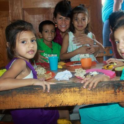 R Guat Community Lunch Day 24 35987965396 O