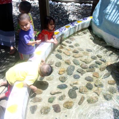R Guat Fountain Mural 32 36029629925 O