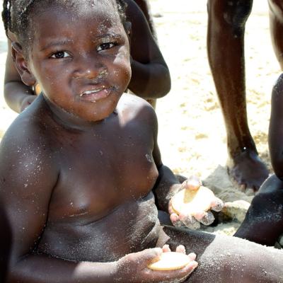 R Mozam Portraits And Pemba Beach 47 35638203570 O