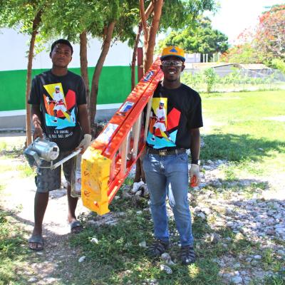 R Haiti The Compound Faces And Places 06 36003944746 O